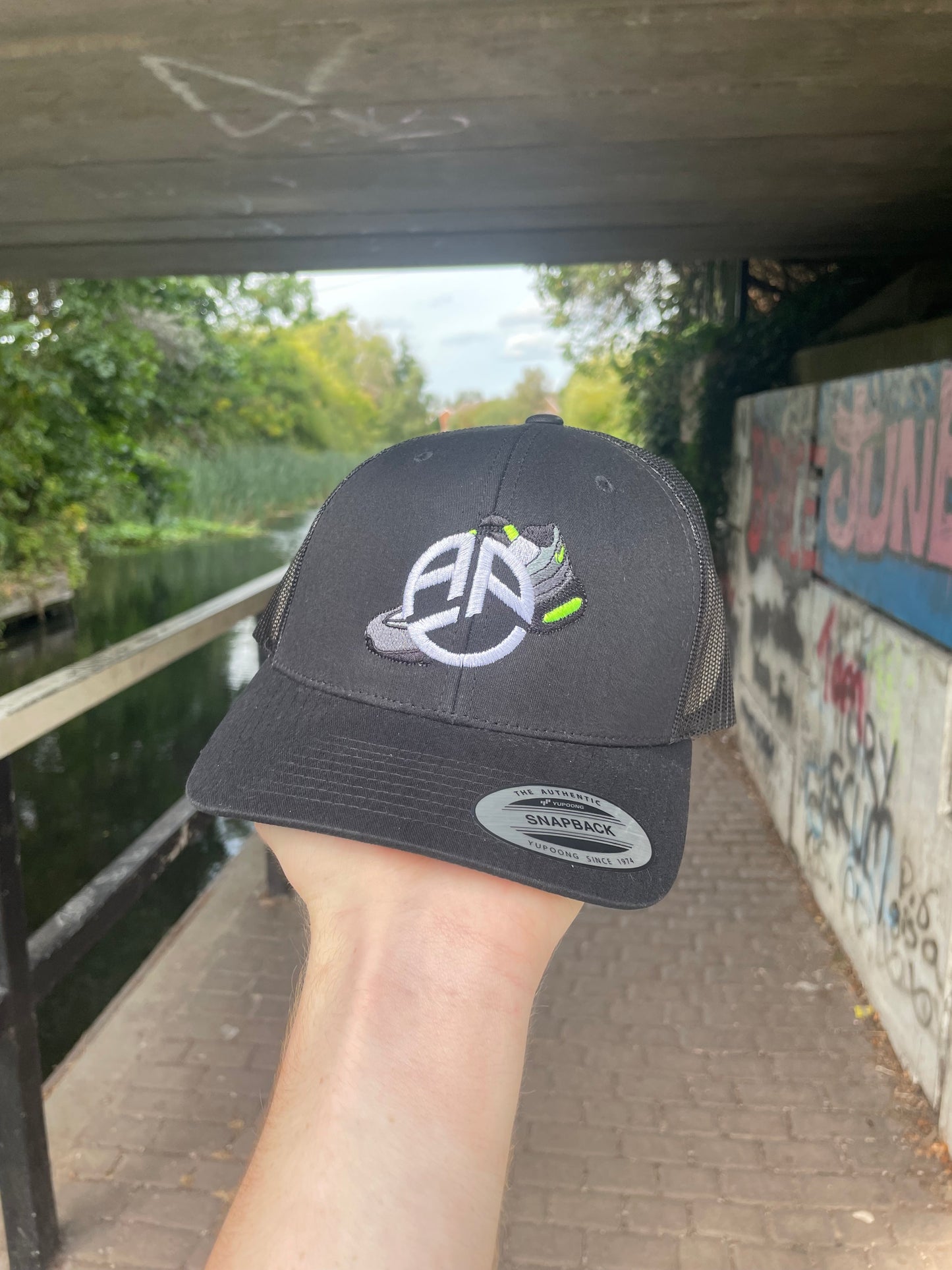 apclobber air max 95 neon cap