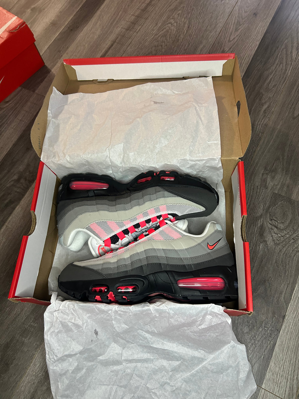 Nike Airmax 95 solar red uk 8 unworn