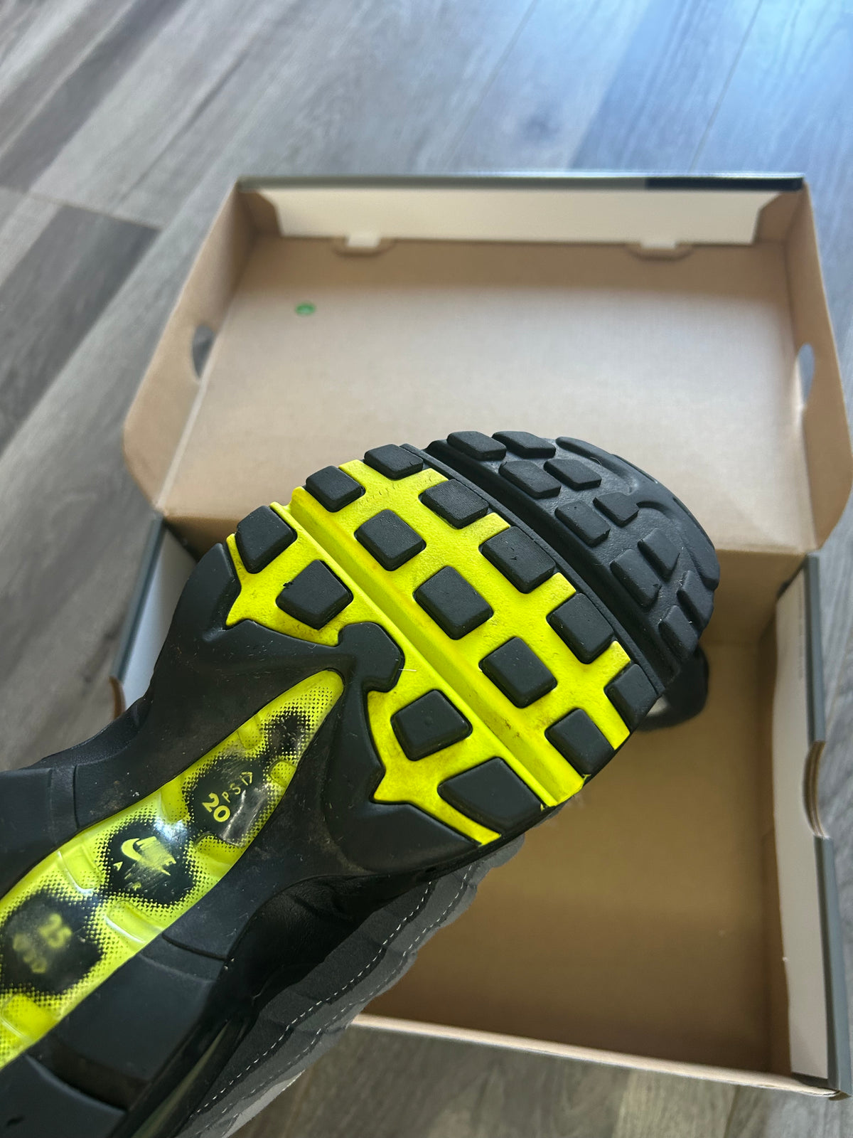 Nike Airmax 95 neon 2020 uk 8 used
