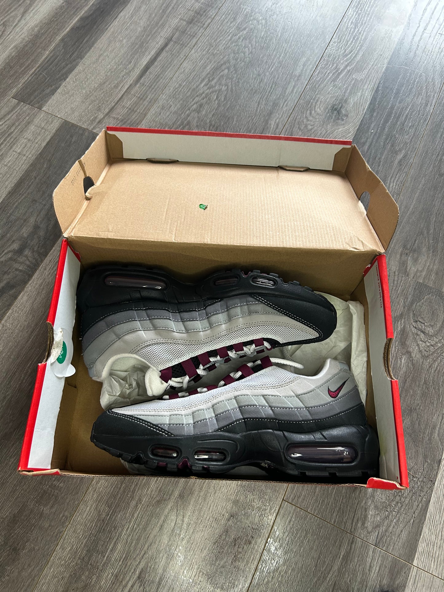 Nike Airmax 95 beetroot brand new multiple sizes