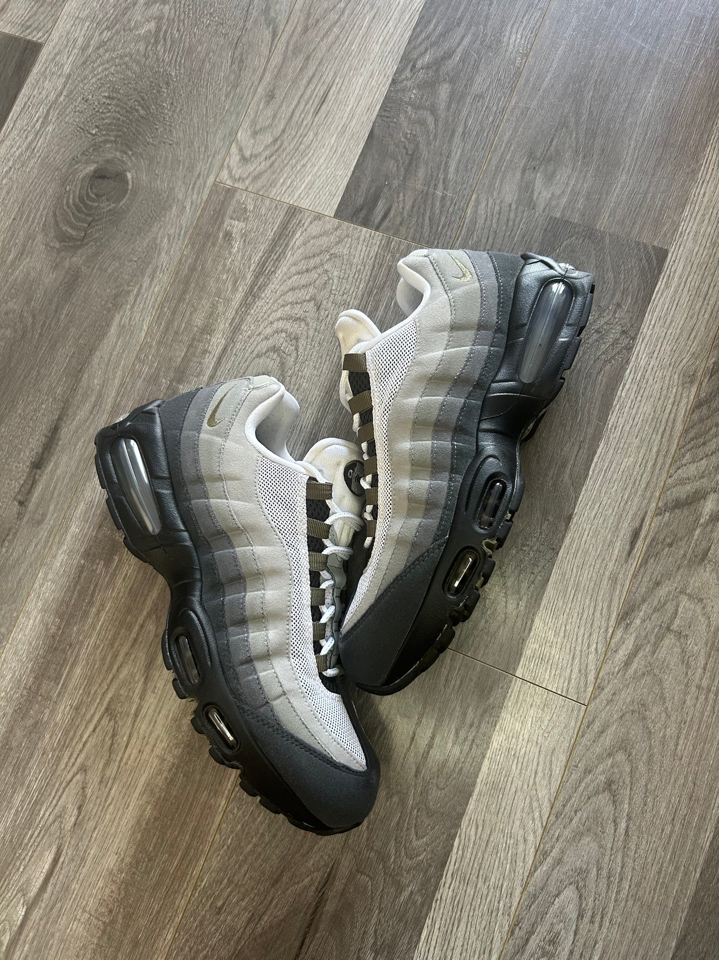 Nike Airmax 95 olive big bubble uk 9 used