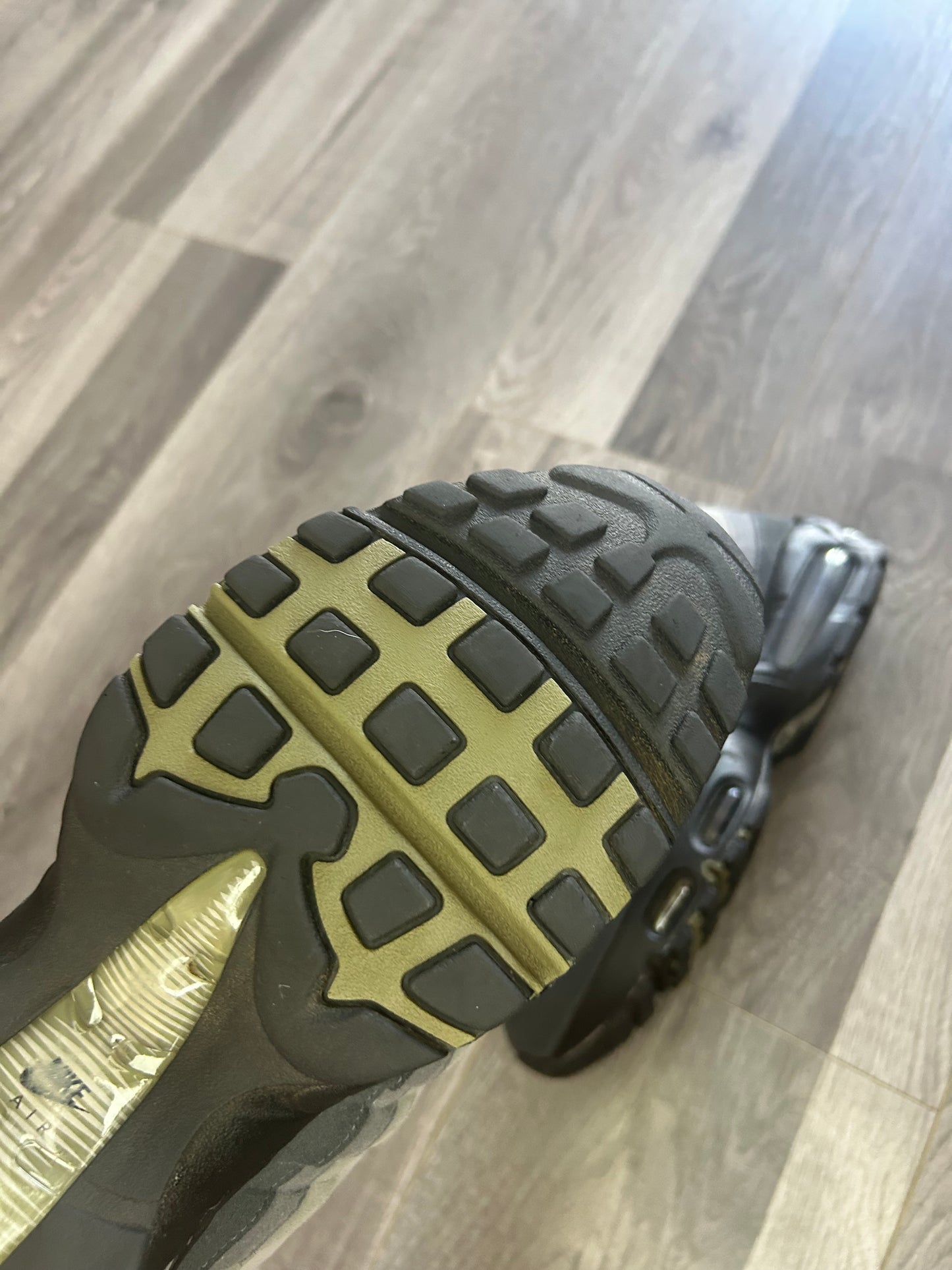 Nike Airmax 95 olive big bubble uk 9 used
