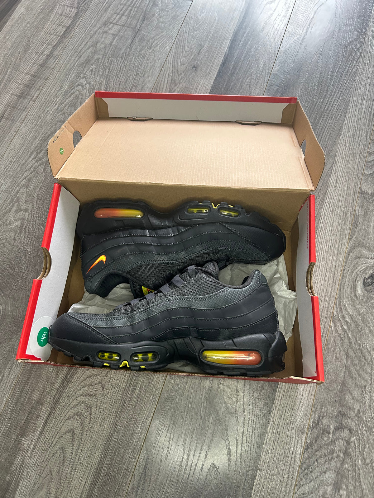 Nike Airmax 95 anthracite safety orange uk 8.5 used