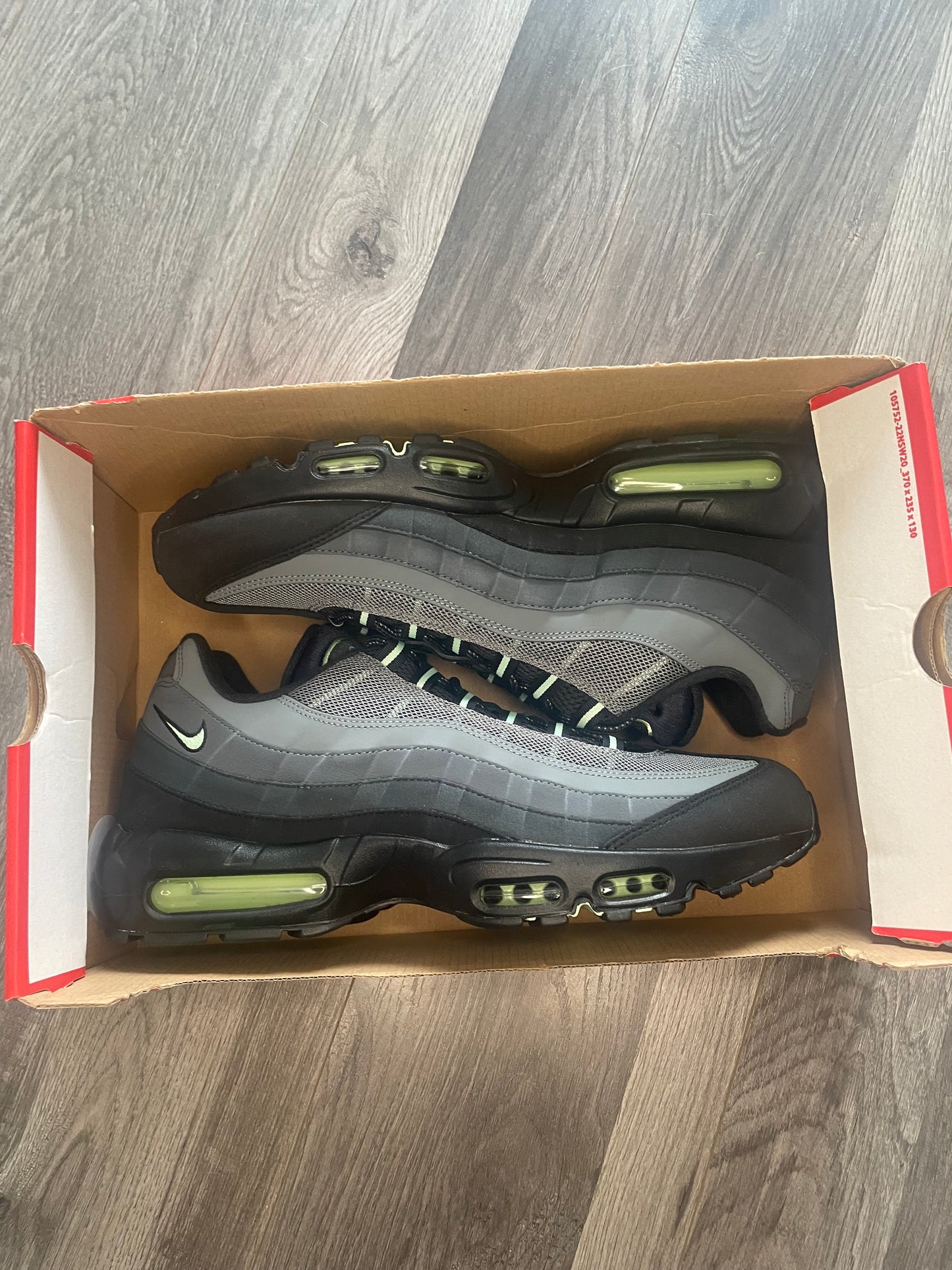 Air max 95 vapour green multiple sizes