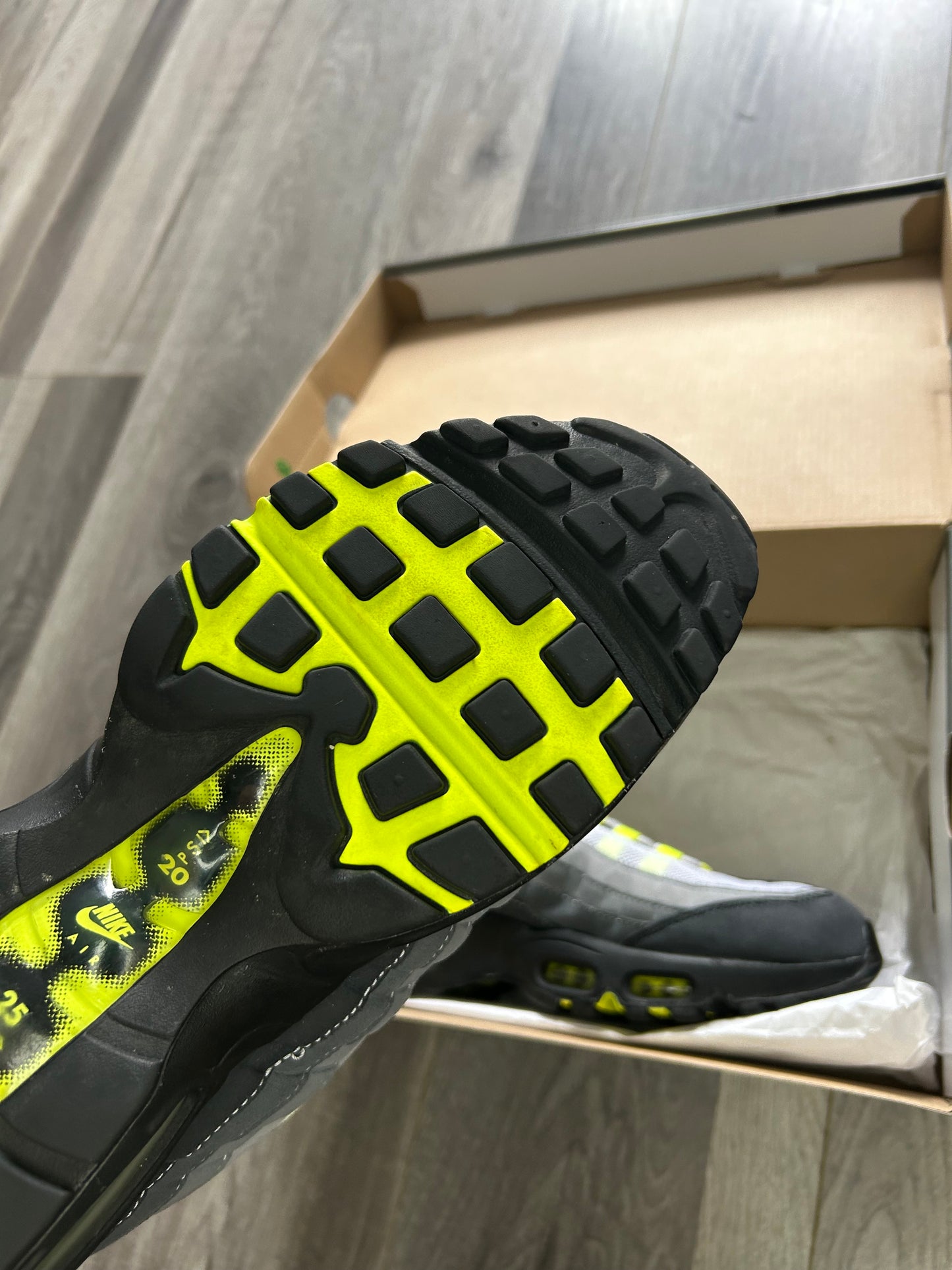Nike Airmax 95 neon 2020 uk 8.5 used