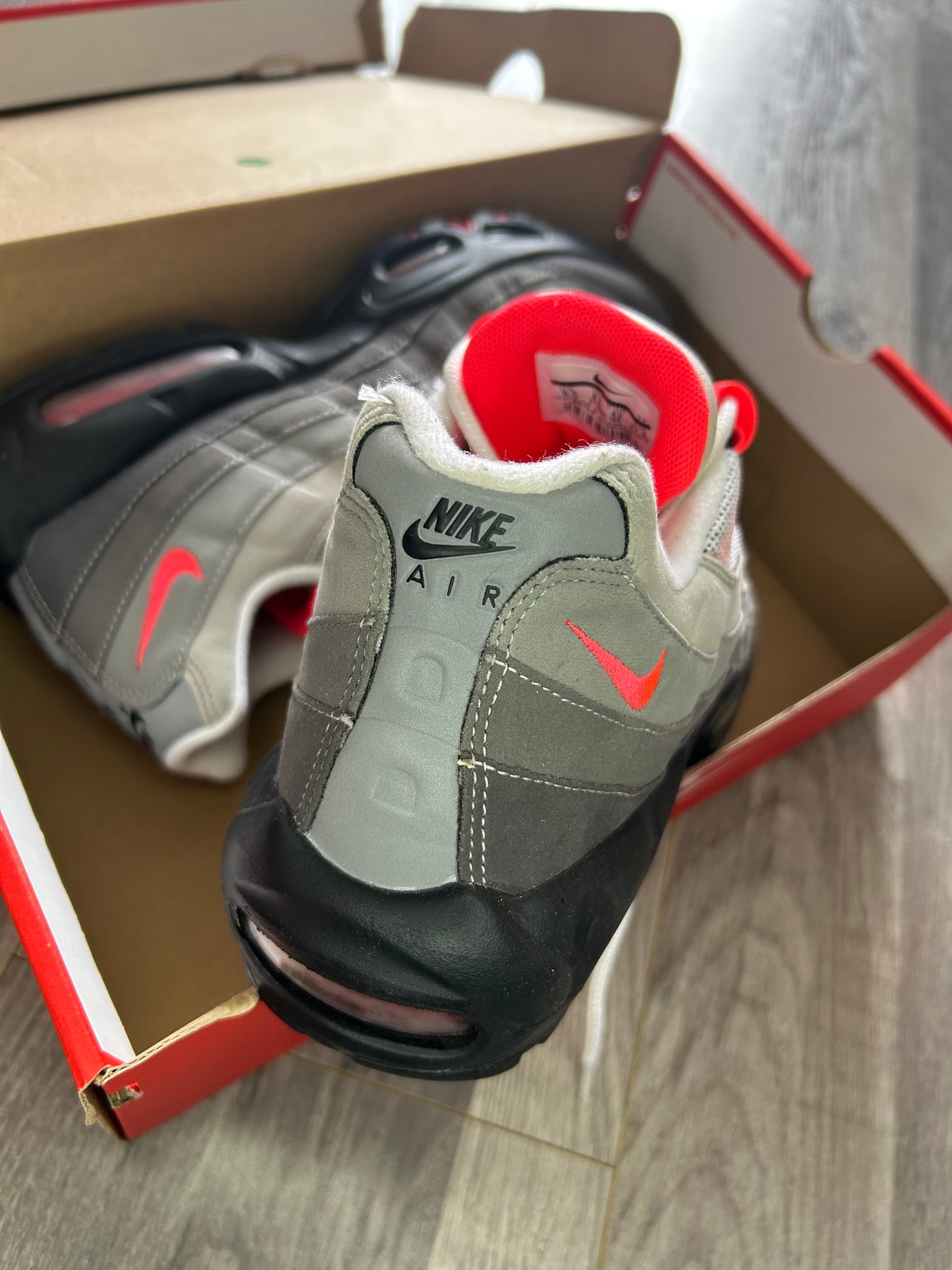 Nike Airmax 95 solar red 2018 uk 8.5 new/tried on