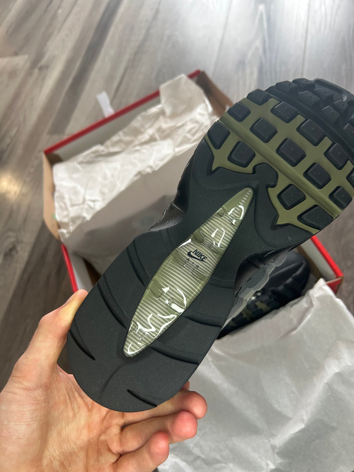 Nike Airmax 95 olive big bubble uk 9 new