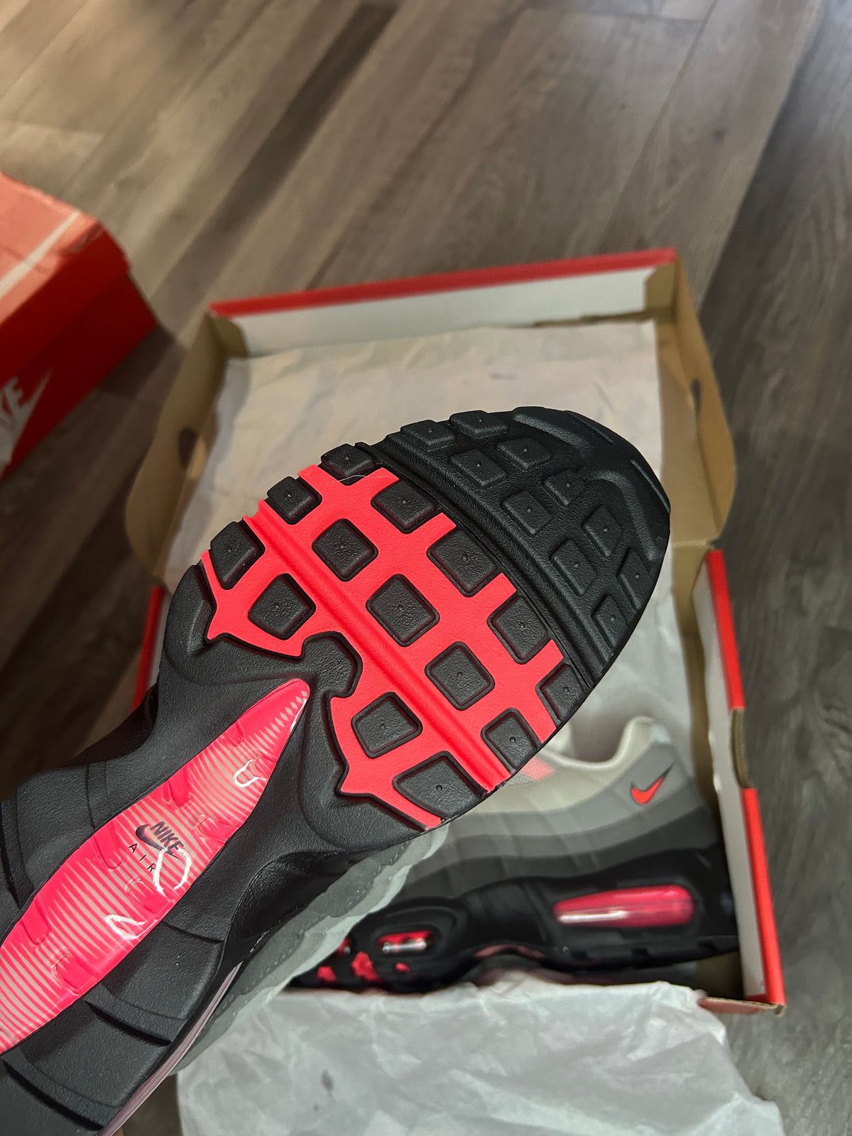 Nike Airmax 95 solar red uk 8 unworn