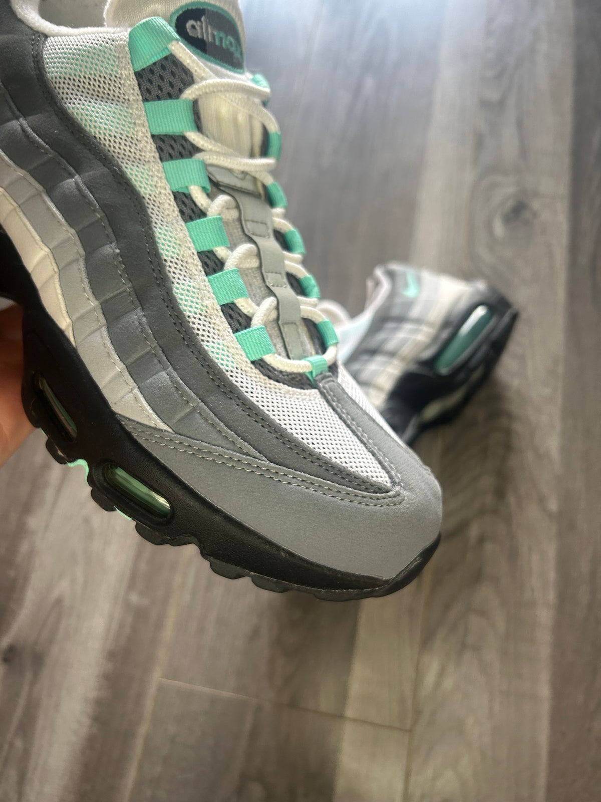 Nike Airmax 95 hyper turquoise uk 8.5 used
