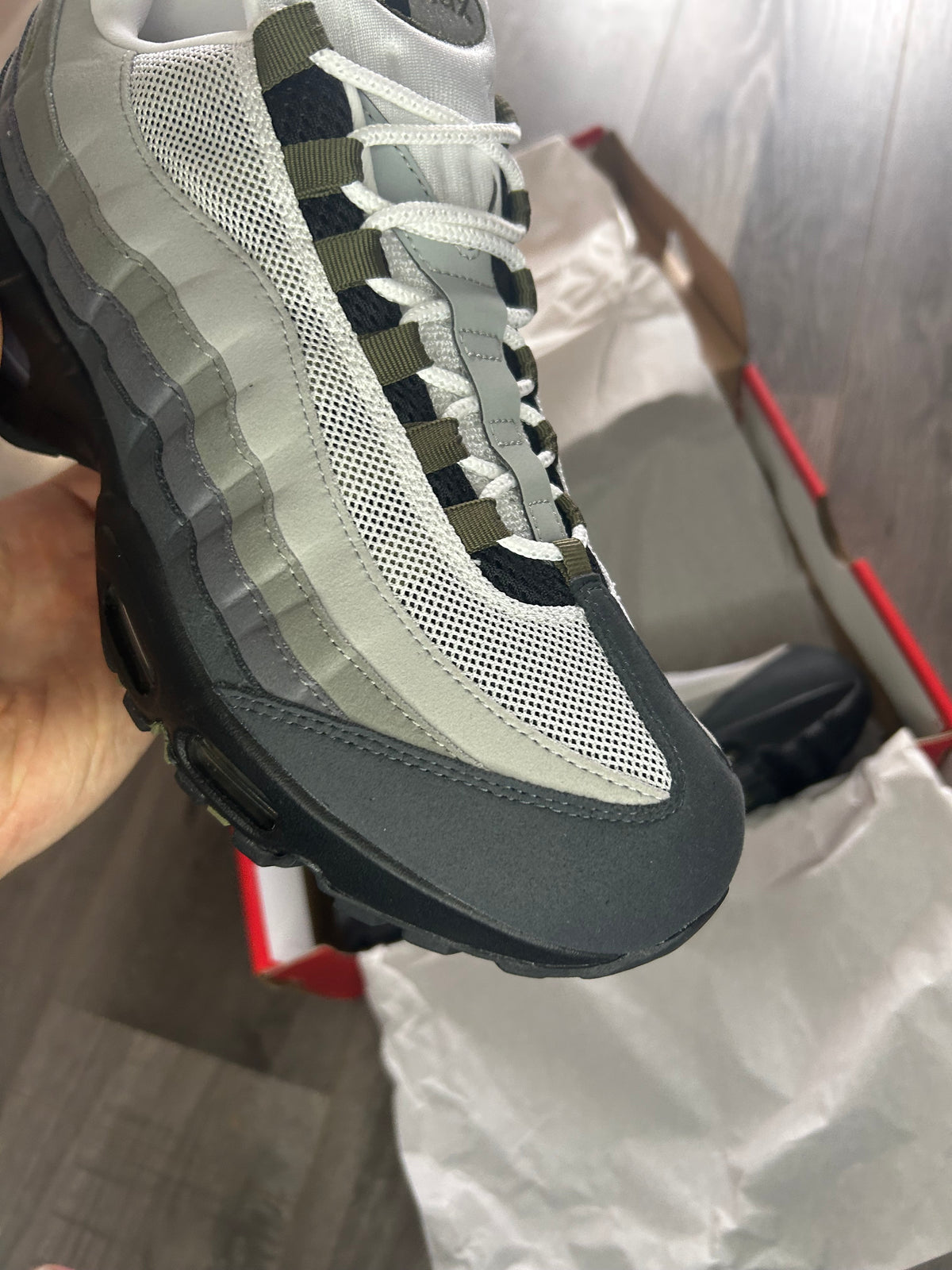 Nike Airmax 95 olive big bubble uk 9 new