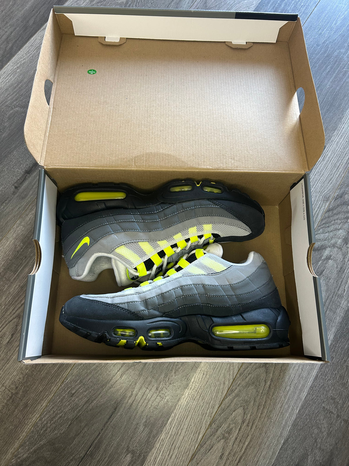 Nike Airmax 95 neon 2020 uk 8 used