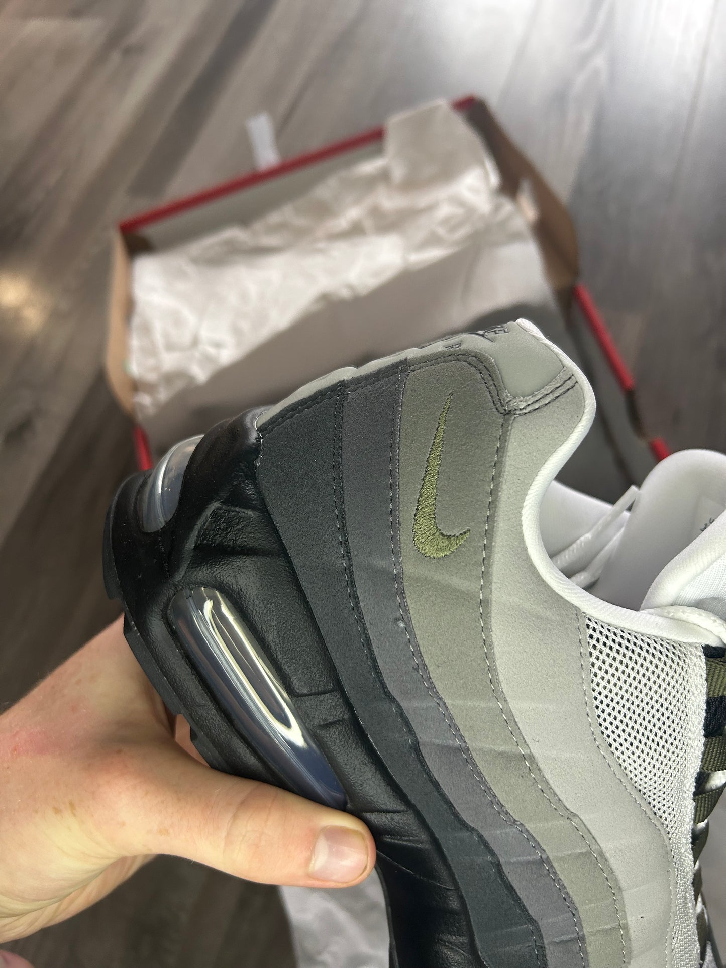Nike Airmax 95 olive big bubble uk 9 new