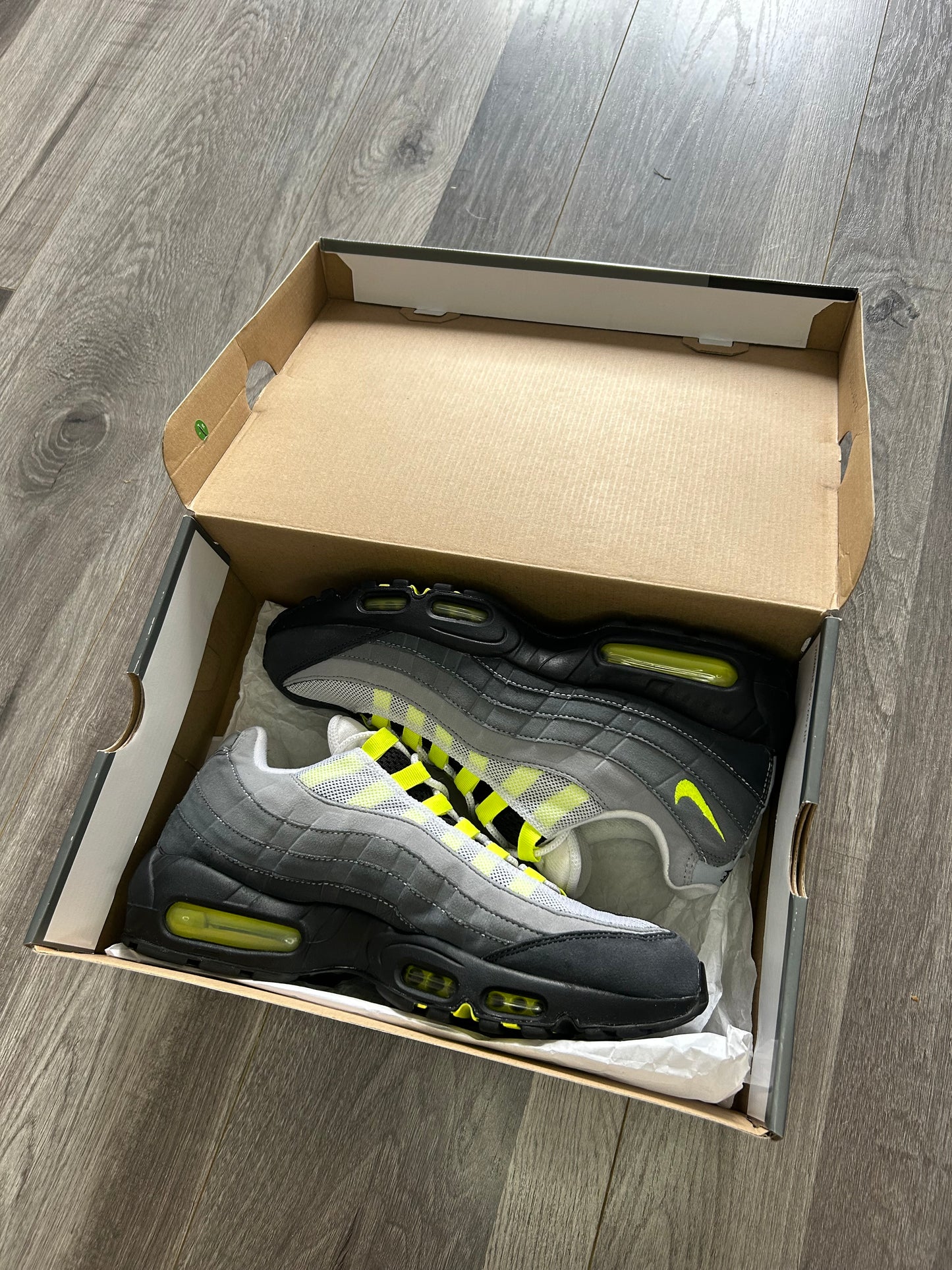 Nike Airmax 95 neon 2020 uk 8.5 used