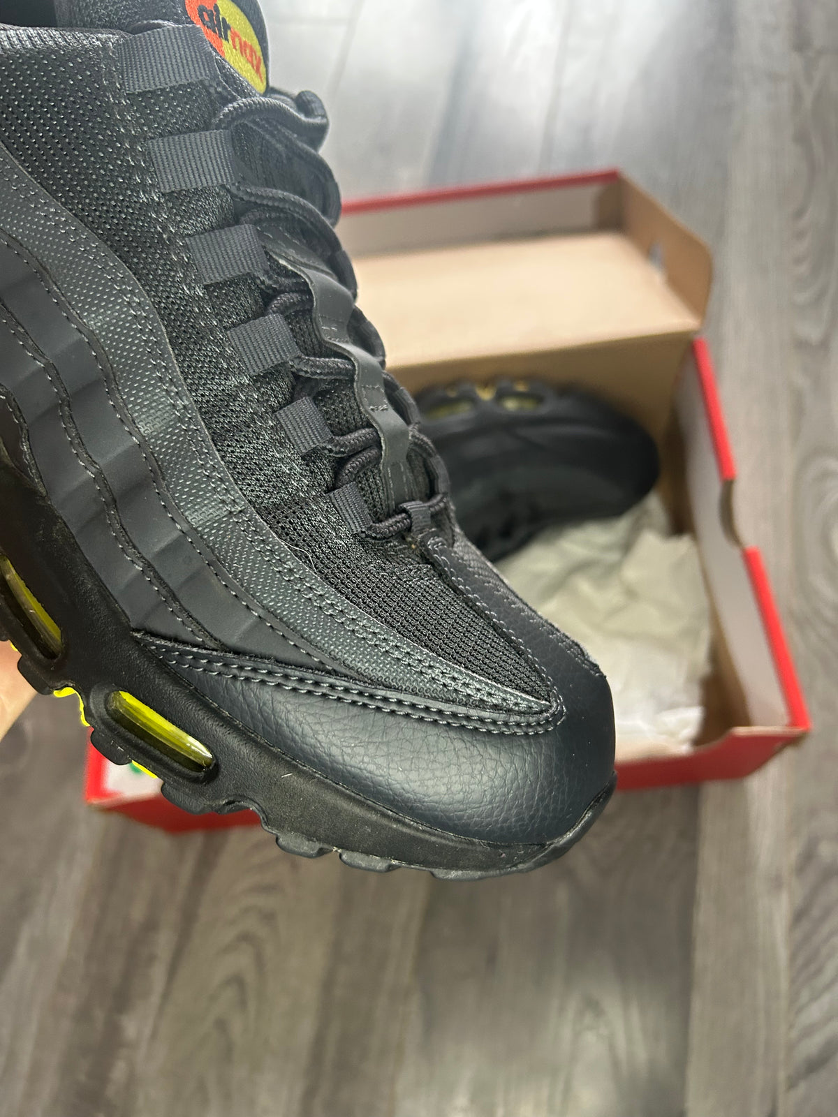 Nike Airmax 95 anthracite safety orange uk 8.5 used